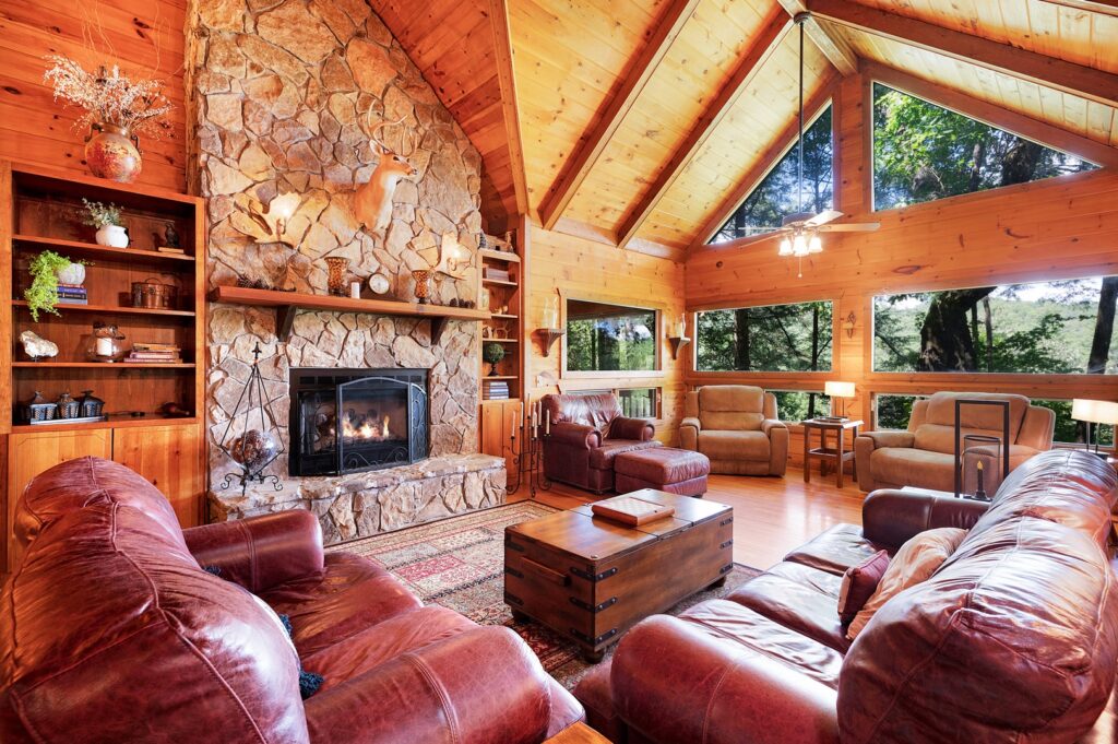 Hazy Hideaway Livingroom
