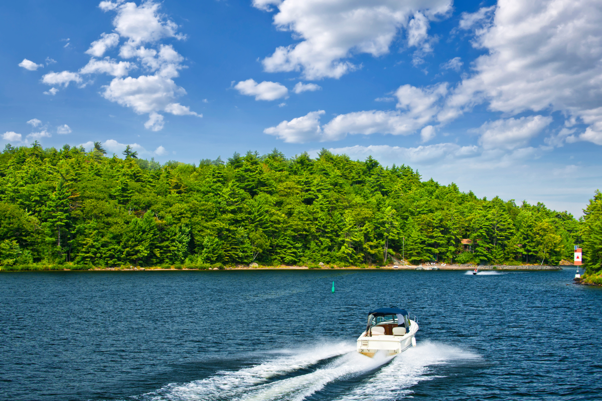 Speed boat on Lake Arrowhead Georgia