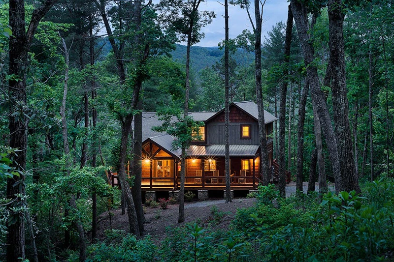 cabin-rentals-forest-seasonal-view